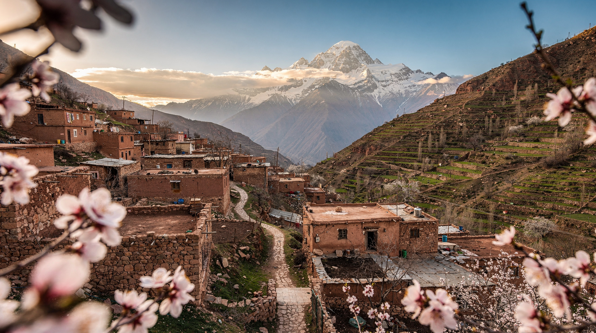 Berberdörfer im Atlas: Wie man authentisch besucht und was zu vermeiden ist
