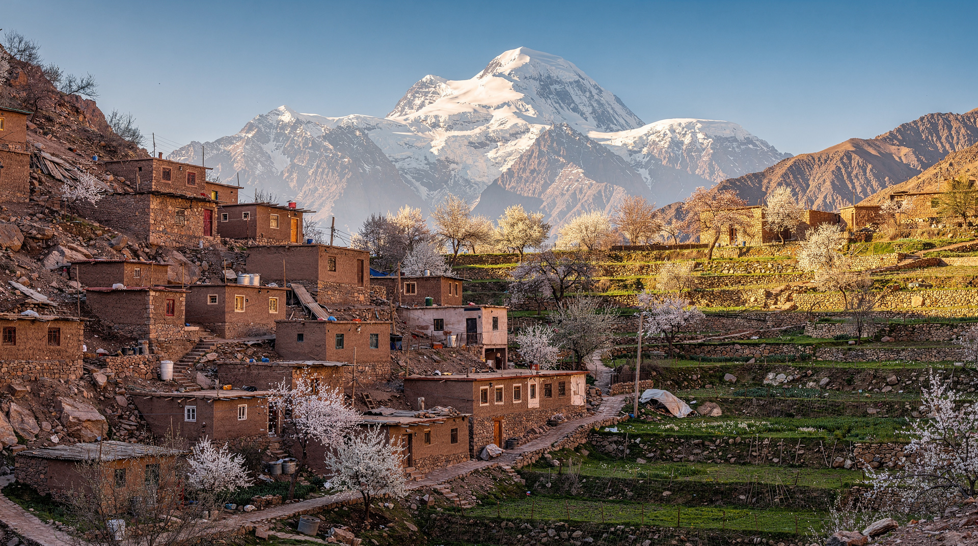 Toubkal-Trekking-Guide: Die 2-Tage-Route auf Nordafrikas höchsten Gipfel